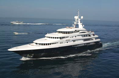 yacht charter service 4